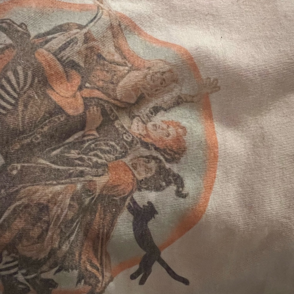 Hocus Pocus Tshirt - Picture 4 of 5